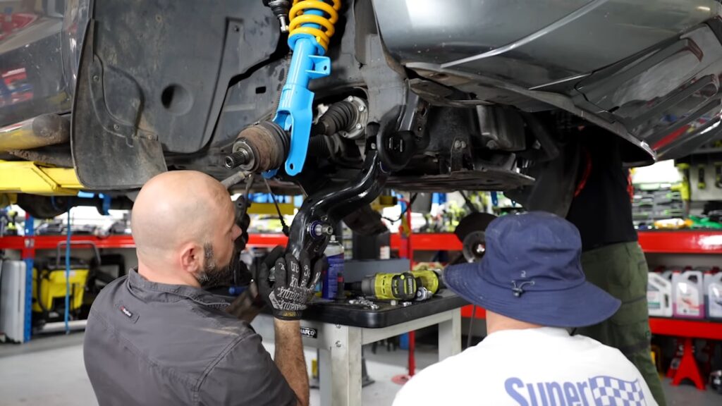 Explore six cutting-edge applications of AI in maintenance management that enhance efficiency and support your maintenance te
