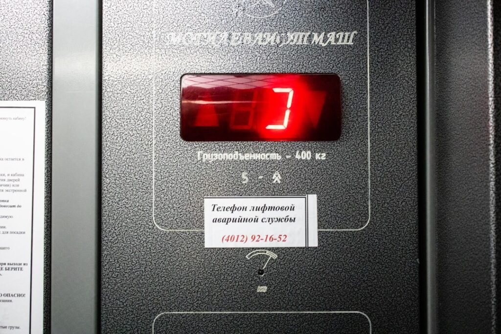 Learn how Bolt's AI-Powered CMMS streamlines workflows, digitizes SOPs, and generates custom reports to optimize maintenance 