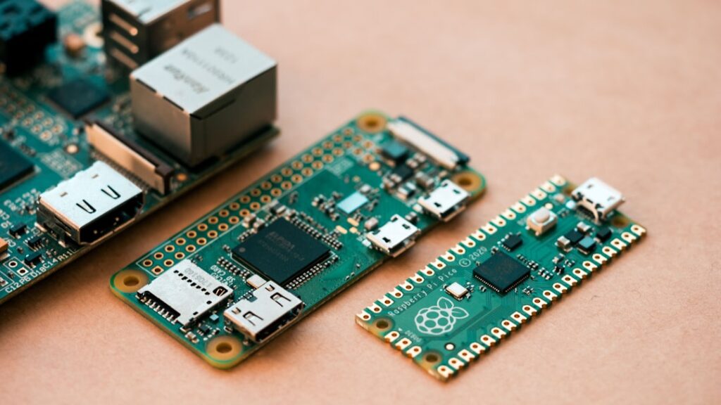 Discover how ManageEngine AssetExplorer efficiently manages and tracks your hardware and software inventory with its robust a