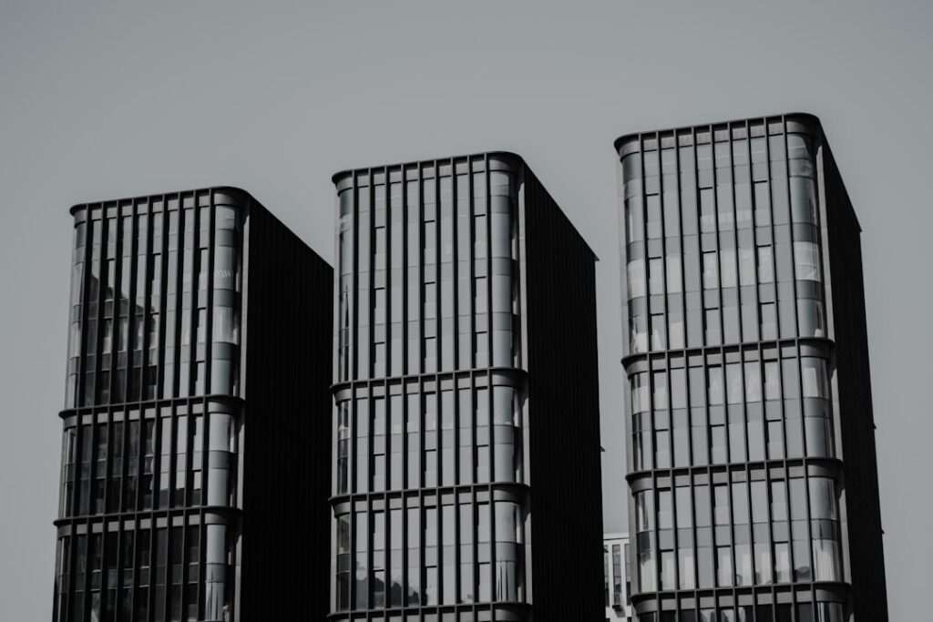 Explore the essential features of asset tracking technology and the benefits of implementing asset management platforms to en