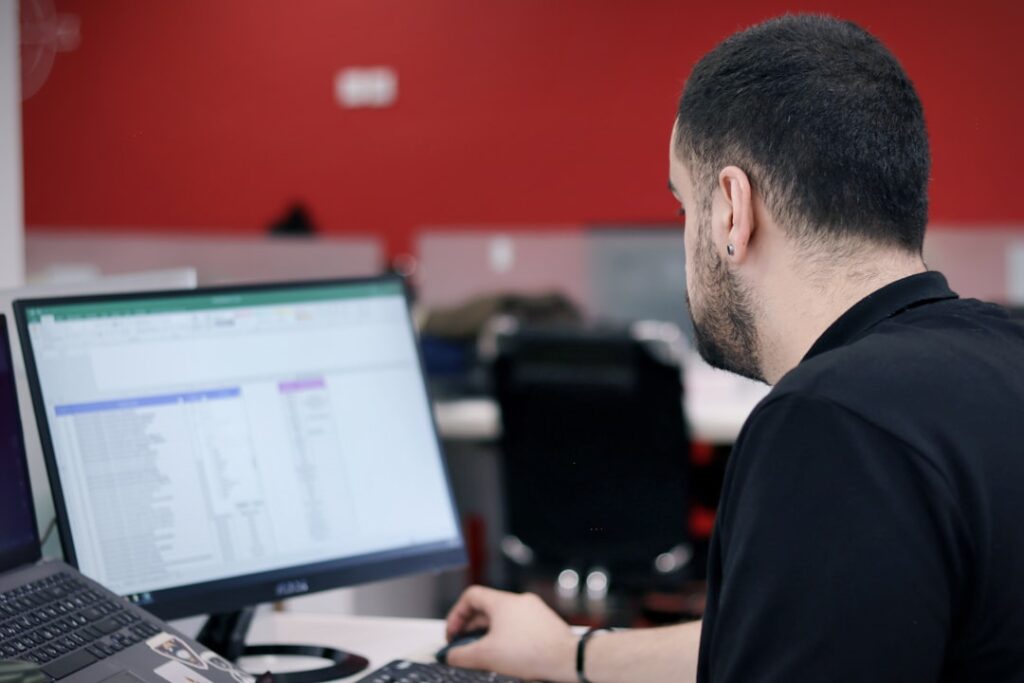 Learn how Absolute's IT Asset Management software simplifies compliance, reduces losses, and boosts efficiency for remote and